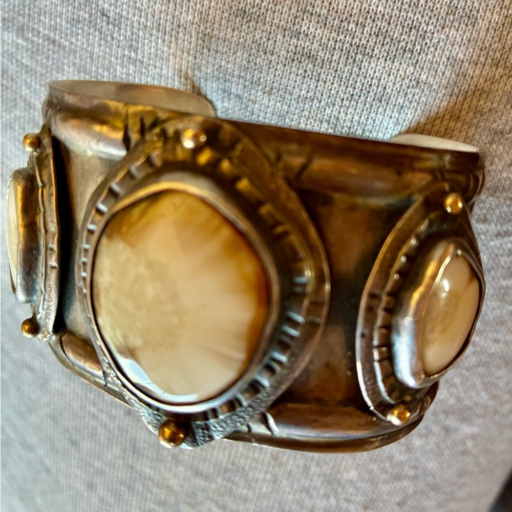Bracelet Native American vintage Sterling Silver and fossilized bone
